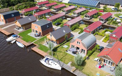 Vakantiehuis huren in Friesland luchtfoto van het park