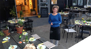 Maartje verhagen is eigenaar van terras en restaurant de koken in akkrum firesland